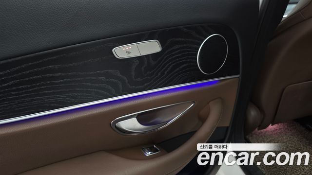 Mercedes-Benz E-Class (W213) E200 Avantgarde 2017 — фото 17