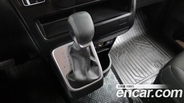 Hyundai Staria Cargo 5-Seater Smart 2023 — фото 9