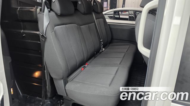 Hyundai Staria Cargo 5-Seater Smart 2023 — фото 12