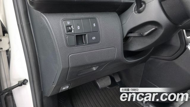 Hyundai Staria Cargo 5-Seater Smart 2023 — фото 18