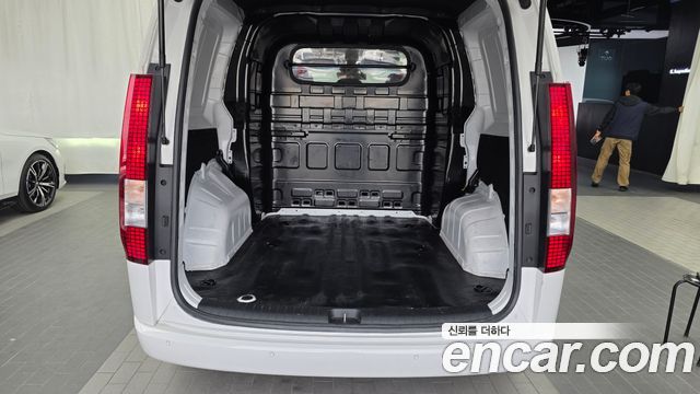 Hyundai Staria Cargo 5-Seater Smart 2023 — фото 20