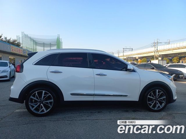 Kia Niro 1.6 HEV Noblesse Special 2020 — фото 4