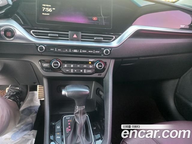 Kia Niro 1.6 HEV Noblesse Special 2020 — фото 18
