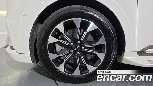 Kia Carnival (IV) Diesel 9-Seater Hi-Limousine Signature 2023 — фото 5