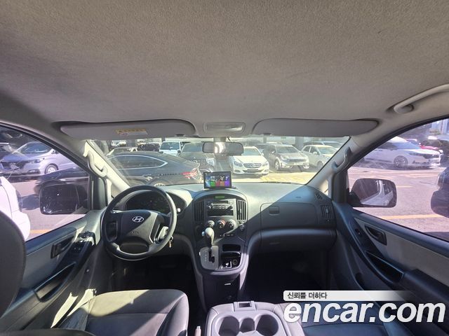 Hyundai Grand Starex 12-Seater Wagon CVX Deluxe 2015 — фото 14