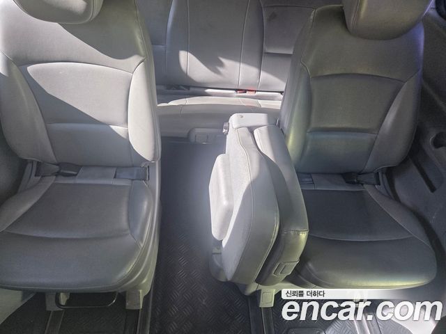 Hyundai Grand Starex 12-Seater Wagon CVX Deluxe 2015 — фото 17