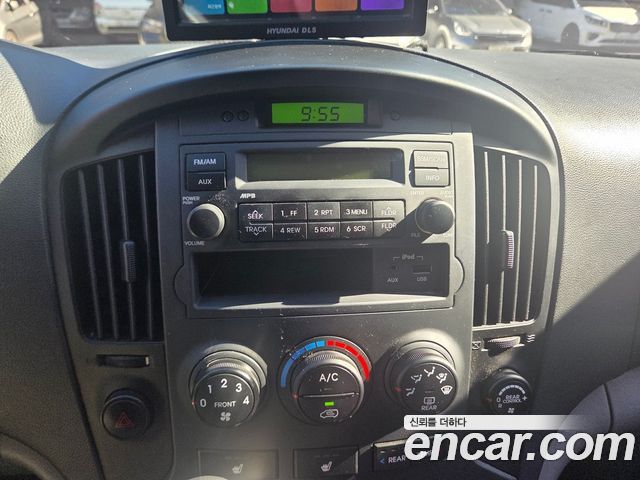 Hyundai Grand Starex 12-Seater Wagon CVX Deluxe 2015 — фото 22