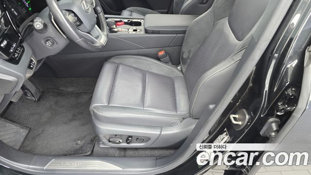 Lexus RX450h+ (V) Luxury 2024 — фото 18
