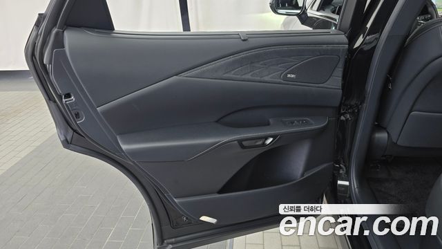 Lexus RX450h+ (V) Luxury 2024 — фото 25