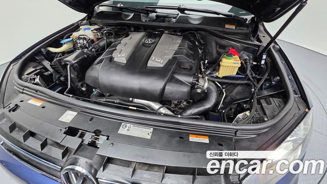 Volkswagen Touareg V6 3.0 TDI Bluemotion 7P5 2012 — фото 6