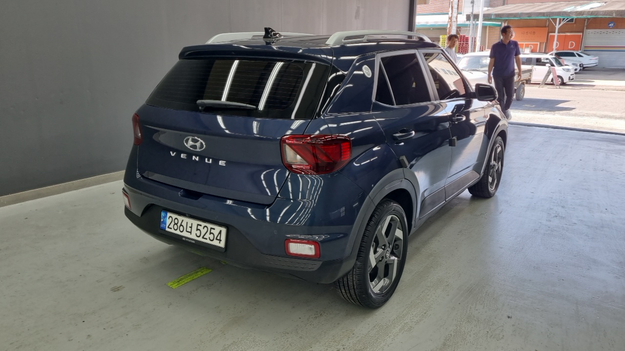 Hyundai Venue 1.6 Flux 2023 — фото 2