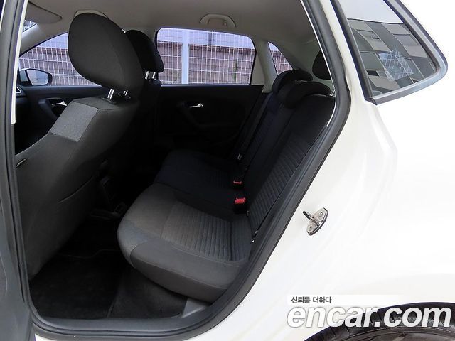 Volkswagen Polo 1.4 TDI R-Line 5th 2014 — фото 6