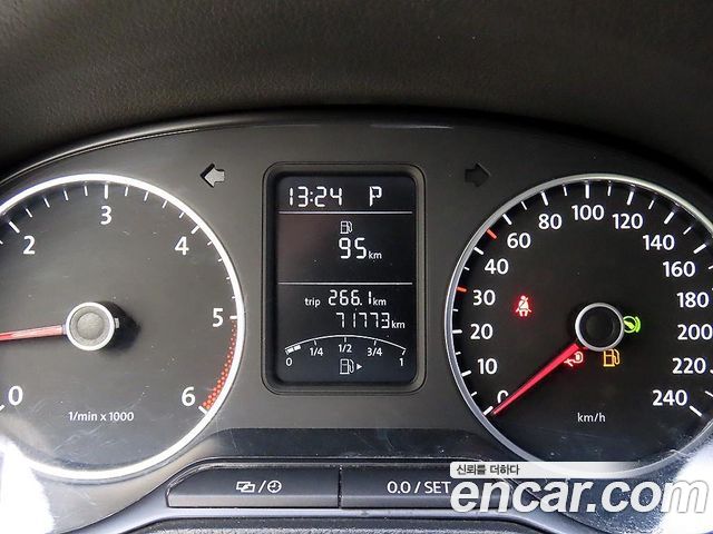 Volkswagen Polo 1.4 TDI R-Line 5th 2014 — фото 9