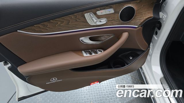 Mercedes-Benz E-Class (W213) E250 Exclusive 2022 — фото 24