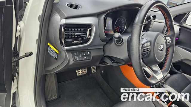 Kia Stonic 1.4 Prestige 2020 — фото 17