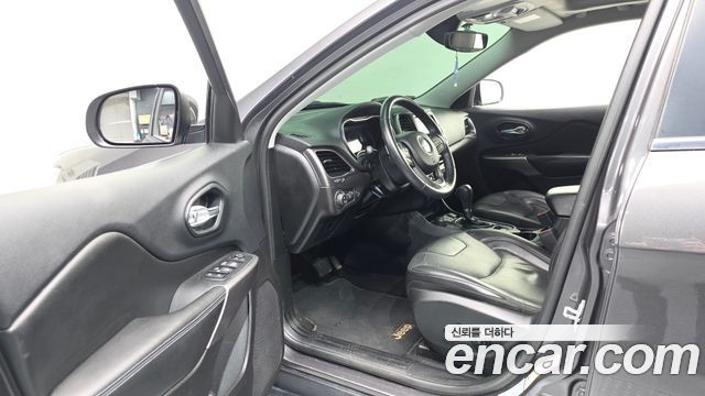 Jeep Cherokee (KL) 2.4 Longitude AWD 2019 — фото 10