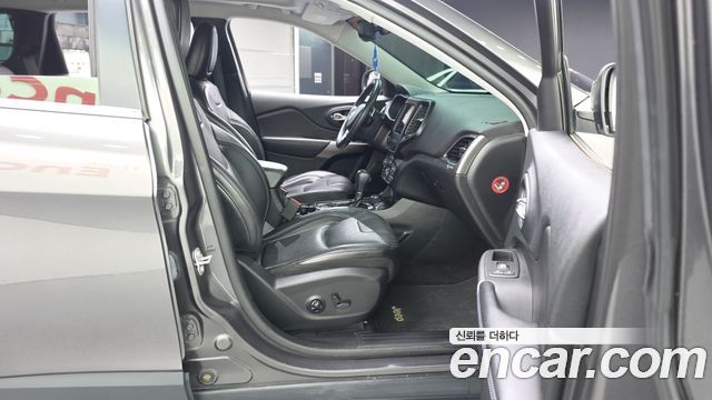 Jeep Cherokee (KL) 2.4 Longitude AWD 2019 — фото 11