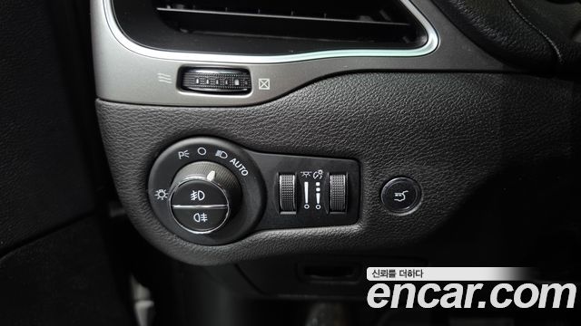 Jeep Cherokee (KL) 2.4 Longitude AWD 2019 — фото 17