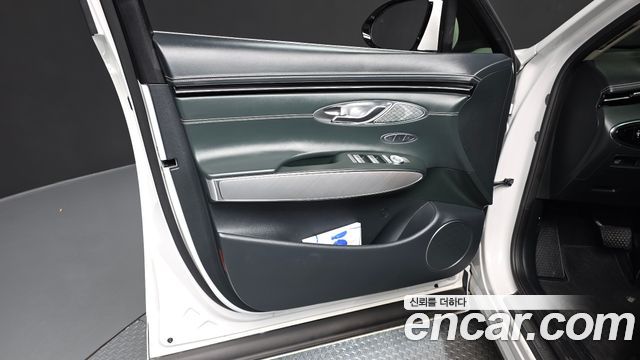 Genesis Electrified (GV70) e-AWD 2022 — фото 24