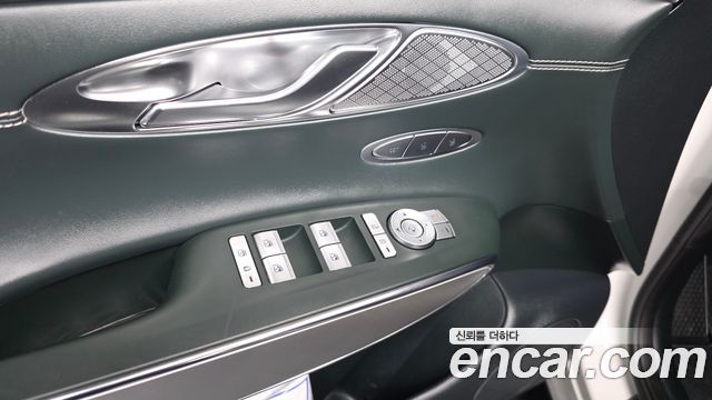 Genesis Electrified (GV70) e-AWD 2022 — фото 33