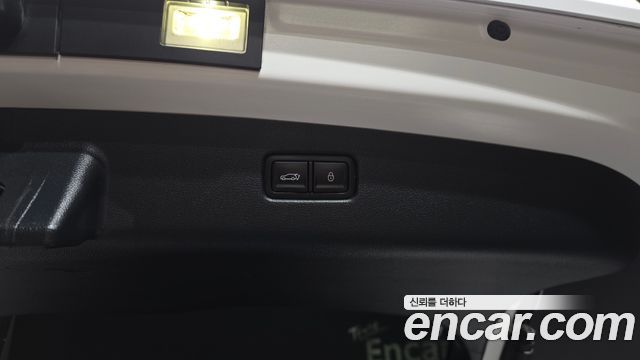 Genesis Electrified (GV70) e-AWD 2022 — фото 35