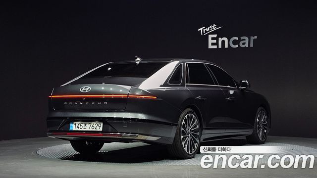 Hyundai Grandeur (GN7) 2,5 Gasoline 2WD Calligraphy 2023 — фото 2