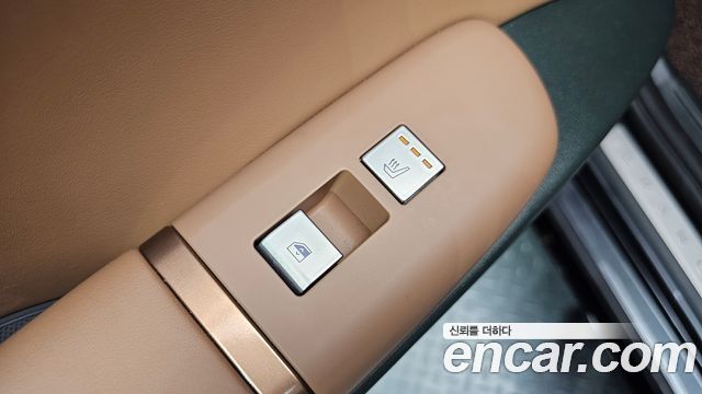 Hyundai Grandeur (GN7) 2,5 Gasoline 2WD Calligraphy 2023 — фото 33