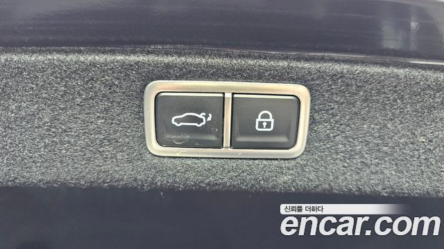 Hyundai Grandeur (GN7) 2,5 Gasoline 2WD Calligraphy 2023 — фото 36