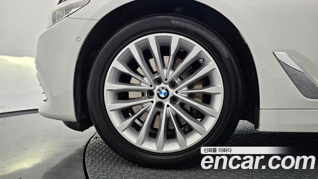 BMW 5 Series (G30) 530i xDrive Luxury Plus 2019 — фото 5