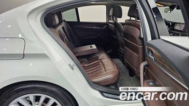 BMW 5 Series (G30) 530i xDrive Luxury Plus 2019 — фото 12