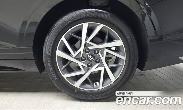 Hyundai Grandeur (GN7) 2,5 Gasoline 2WD Exclusive 2025 — фото 21