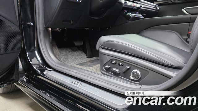 Hyundai Grandeur (GN7) 2,5 Gasoline 2WD Exclusive 2025 — фото 31