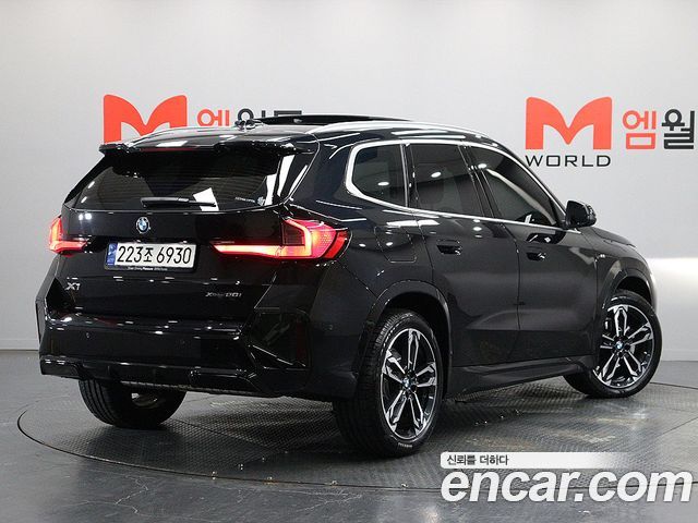 BMW X1 (U11) xDrive 20i M Sport 2024 — фото 3