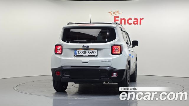 Jeep Renegade 1.3 Limited 2022 — фото 4