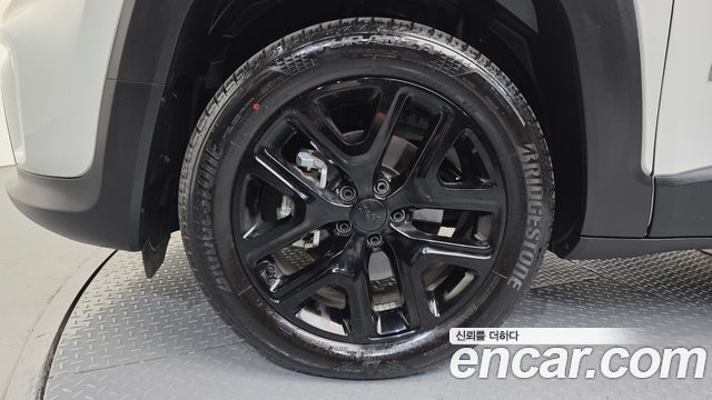 Jeep Renegade 1.3 Limited 2022 — фото 5