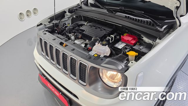 Jeep Renegade 1.3 Limited 2022 — фото 6