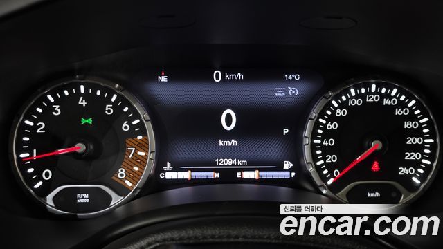 Jeep Renegade 1.3 Limited 2022 — фото 8