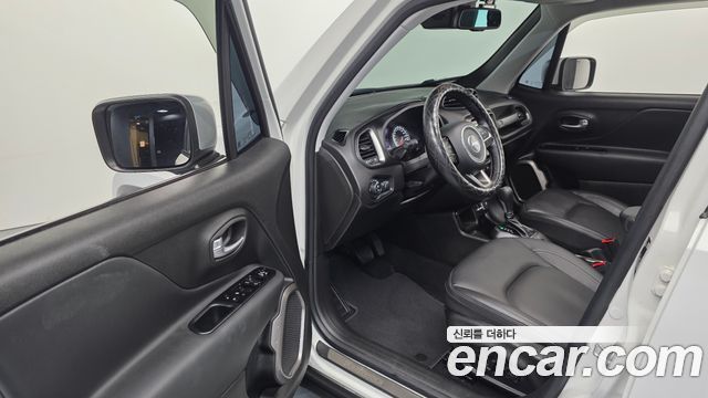 Jeep Renegade 1.3 Limited 2022 — фото 10