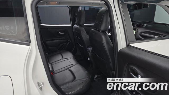 Jeep Renegade 1.3 Limited 2022 — фото 11