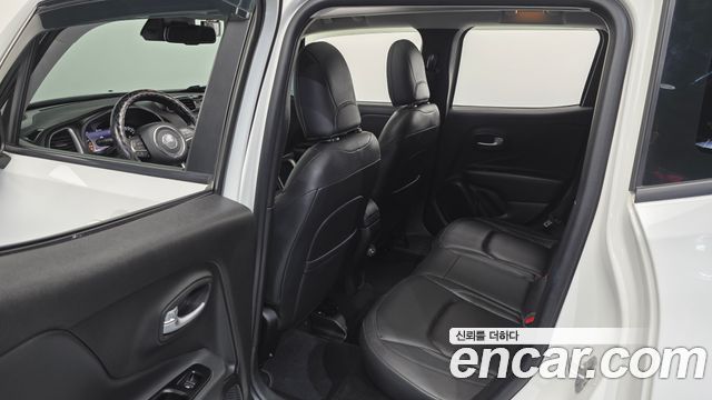 Jeep Renegade 1.3 Limited 2022 — фото 12