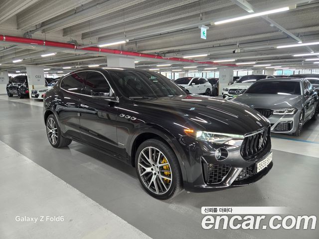 Maserati Levante 3.0 S AWD GranSport 2020 — фото 3