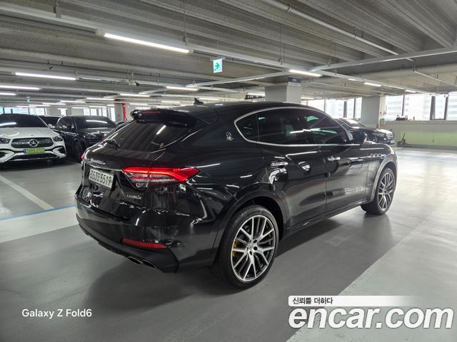 Maserati Levante 3.0 S AWD GranSport 2020 — фото 5