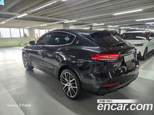 Maserati Levante 3.0 S AWD GranSport 2020 — фото 6