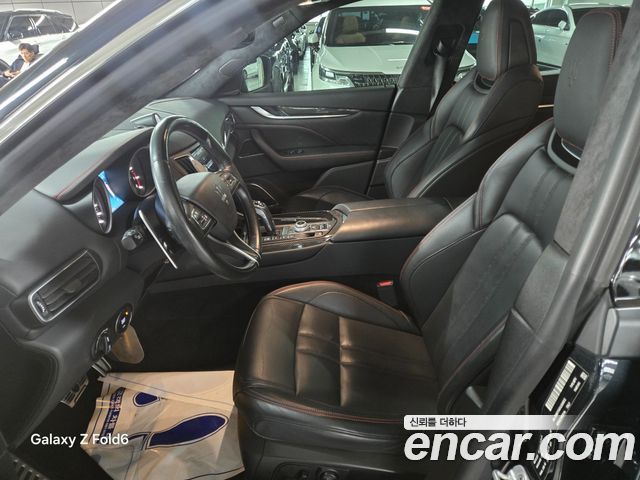 Maserati Levante 3.0 S AWD GranSport 2020 — фото 8