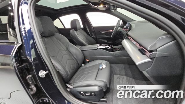 BMW 5 Series (G60) 520i M Sport 2025 — фото 16