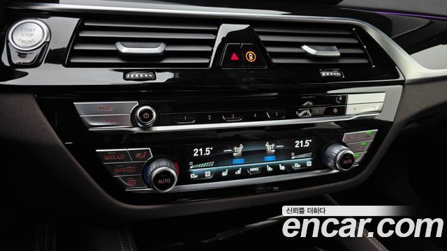 BMW 5 Series (G30) 530i M Sport Package 2023 — фото 17