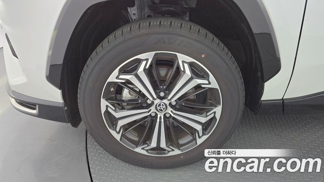 Toyota RAV4 (V) 2.5 4WD PHEV XSE 2025 — фото 5