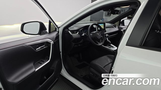 Toyota RAV4 (V) 2.5 4WD PHEV XSE 2025 — фото 10