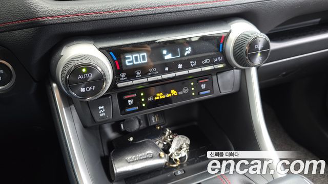 Toyota RAV4 (V) 2.5 4WD PHEV XSE 2025 — фото 31