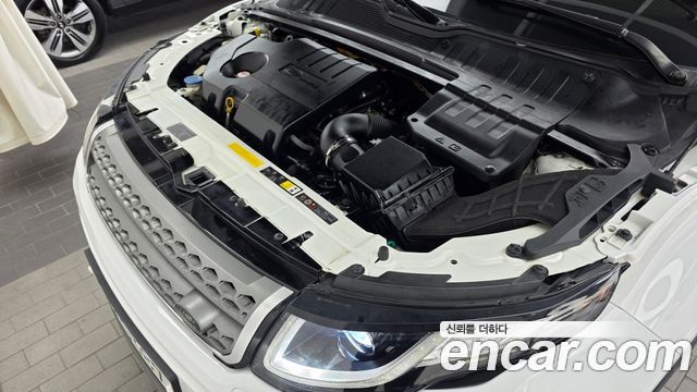 Land Rover Range Rover Evoque 2.0 TD4 SE 2016 — фото 6